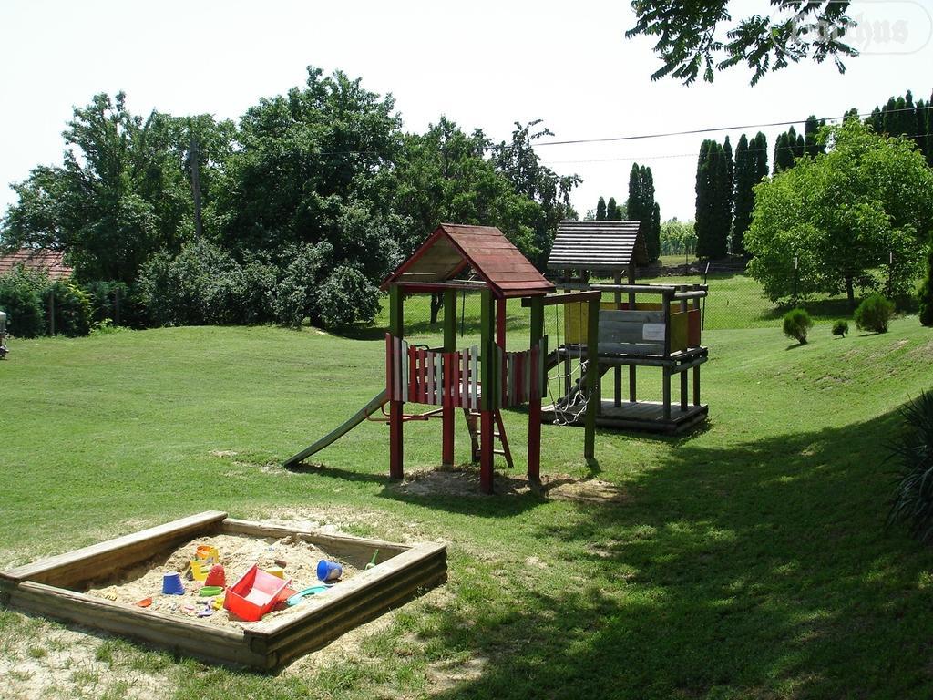 Bacchus Apartman - Borbarlang, Badacsony Badacsonytomaj Εξωτερικό φωτογραφία